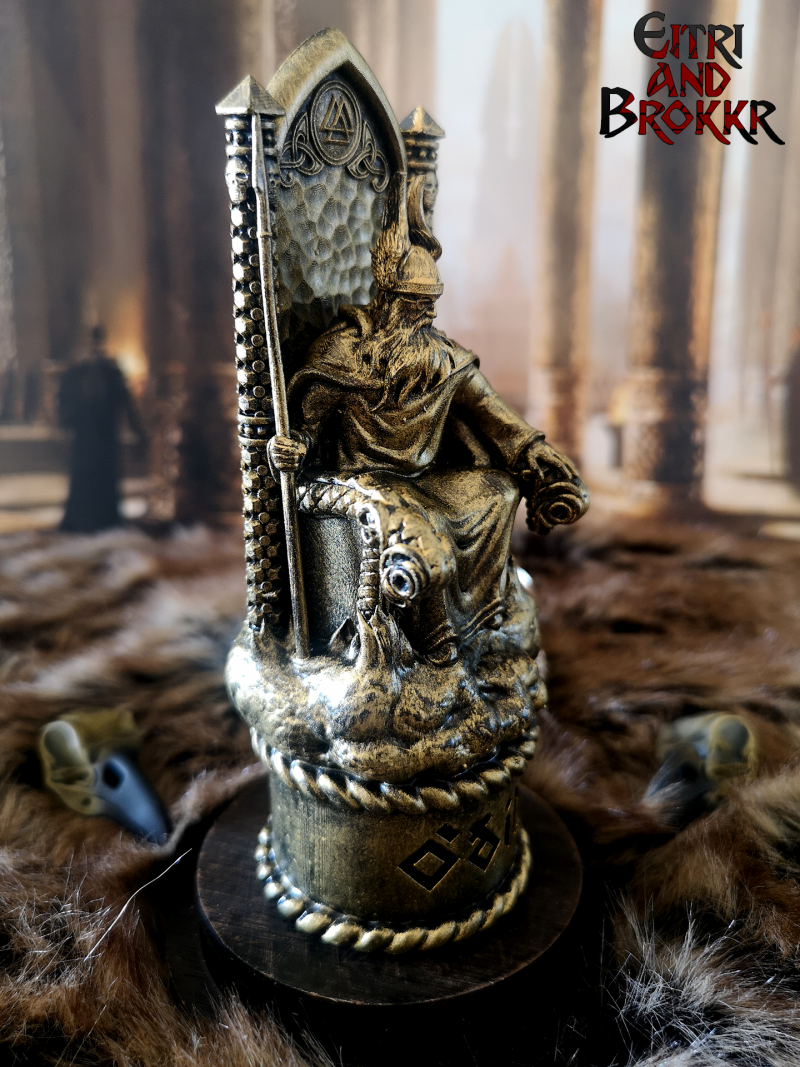 Statuette de Odin en résine sur son trône