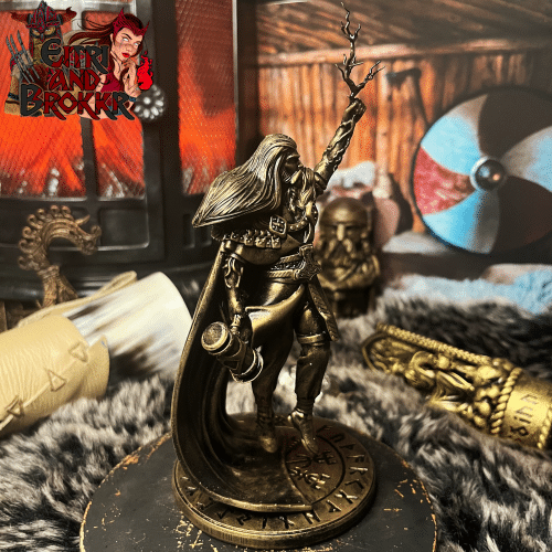 Figurine Totem de Thor en résine avec son marteau Mjöllnir