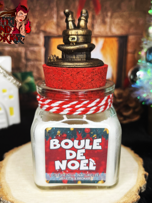 Bougie parfumée “Boule de Noël” – Père Noël coincé !